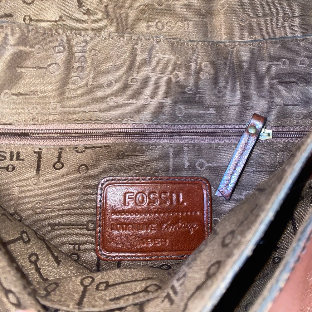 Fossil purse